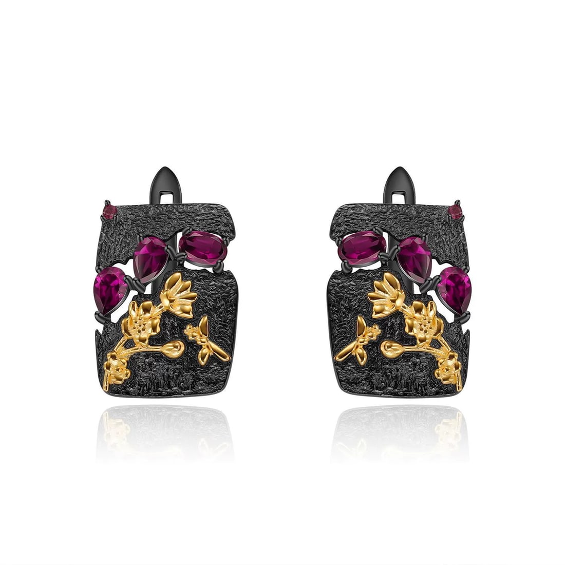 925 Sterling Silver Natural Rhodolite Garnet Earrings: Ref:260821098 // gold content:925 sterling silver // main gemstone:rhodolite garnet // shape:multiple // carat weight: // color:red // treatment:natural // Condition: New Low Estimate: 450.00 High