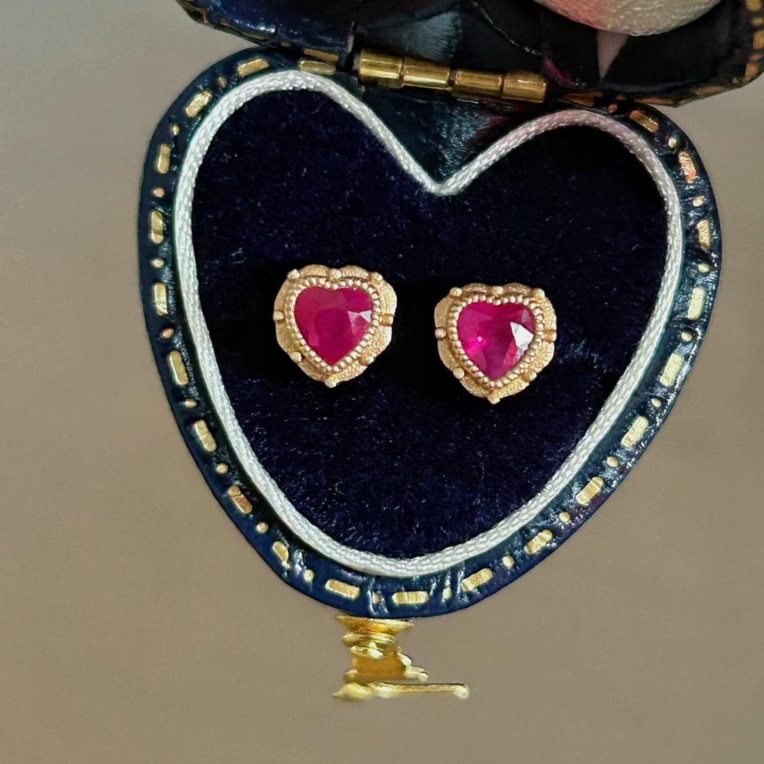 14k Gold 0.5 Ct Natural Ruby Earrings - 3