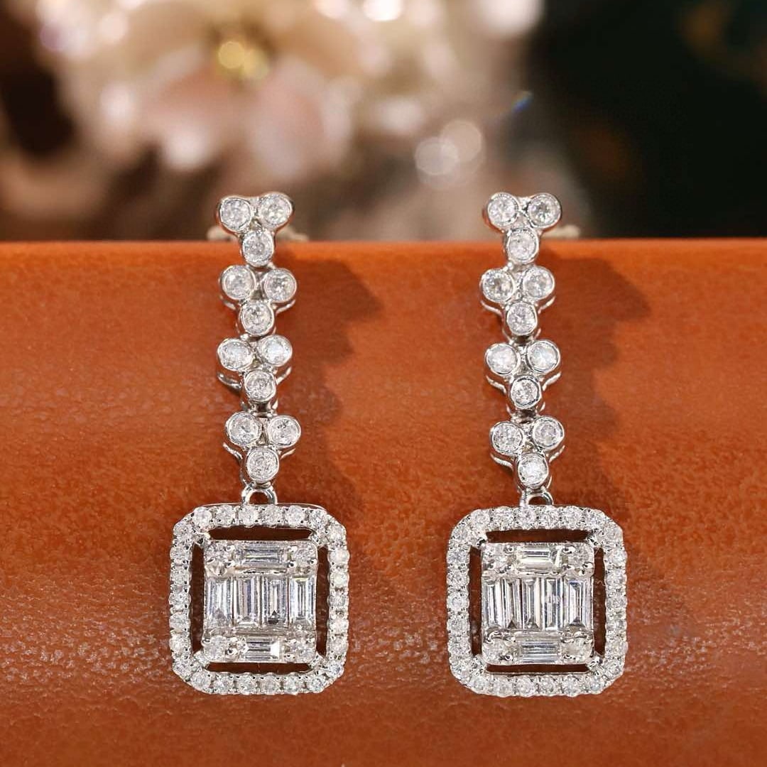 14k Gold 0.8 Ct Natural H Diamond Earrings: Ref:230967061 // gold content:14k gold // main gemstone:diamond // shape:multiply // carat weight:0. 8ct // clarity grade:vs-si // color:h // treatment:natural // Condition: New Low Estimate: 3100 Hig