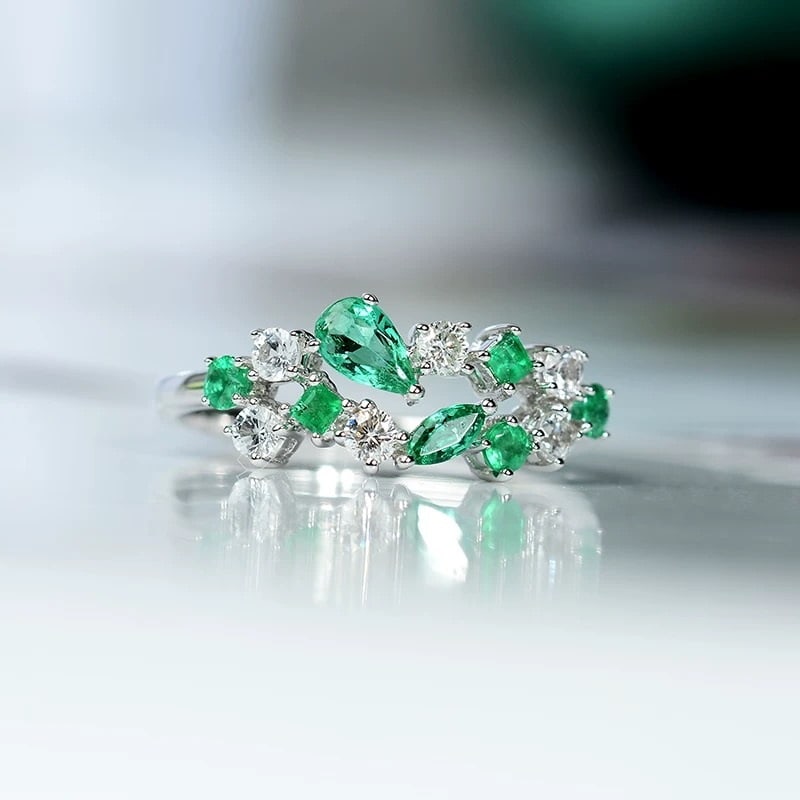 14k Gold 0.55 Ctw Natural Emerald & Diamond Ring: Ref:230967070 // gold content:14k gold // ring size:7. 25us // // main gemstone:emerald // shape:multiply // carat weight:0. 46ct // color:green // treatment:natural // // adjacent gemstone 2 :
