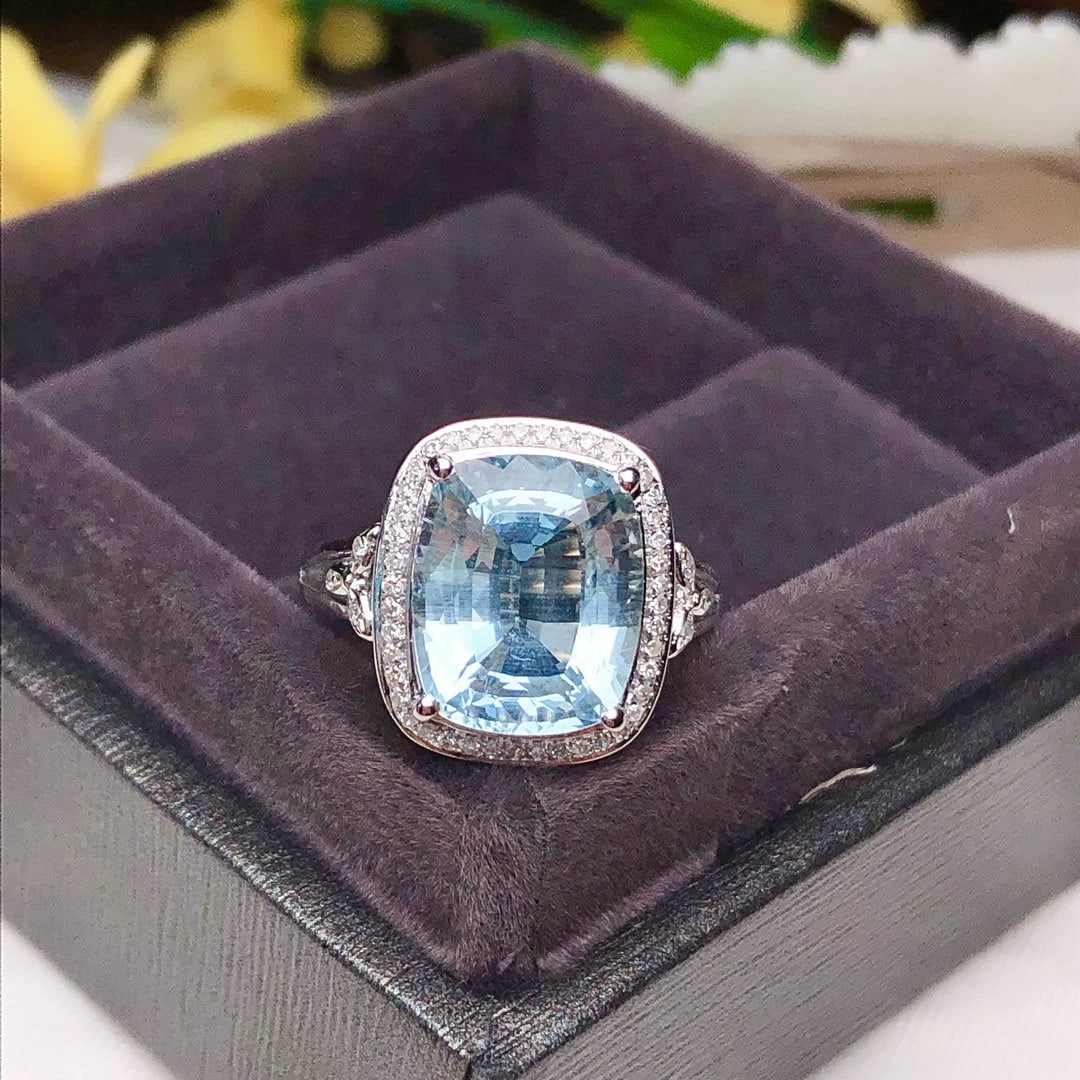 14k Gold 4.45 Ct Natural Aquamarine & Diamond Ring: Ref:230967062 // gold content:14k gold // ring size:7. 25us // // main gemstone:aquamarine // shape:cushion // carat weight:4. 45ct // color:blue // treatment:natural // // adjacent gemstone 2 :