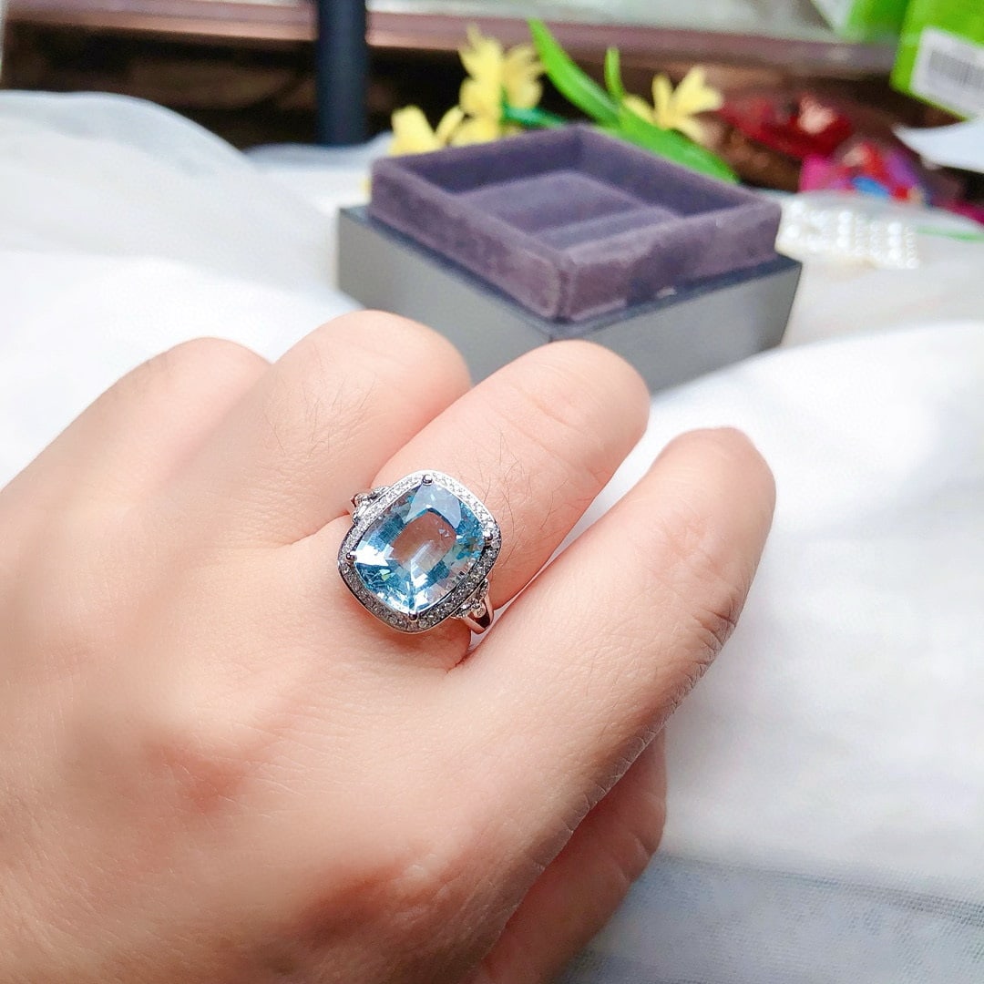 14k Gold 4.45 Ct Natural Aquamarine & Diamond Ring - 6