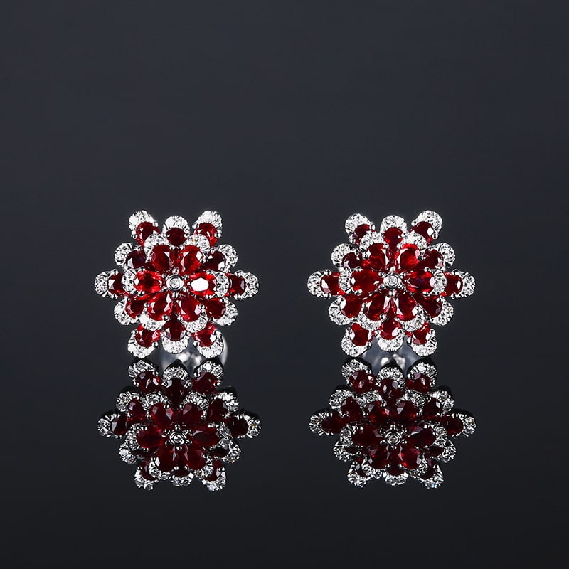 14k Gold 2.88 Ctw Natural Ruby & Diamond Earrings: Ref:230967104 // gold content:14k gold // main gemstone:ruby // shape:pear // carat weight:2. 66ct // color:pigeonblood red // treatment:natural // // adjacent gemstone 2 : diamond // number of
