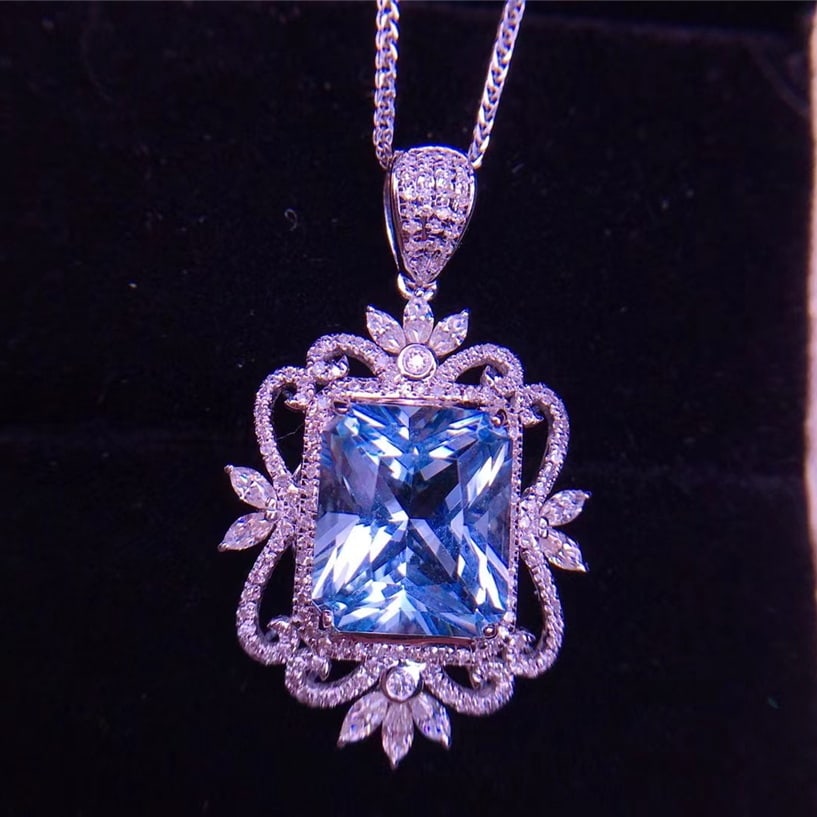 14k Gold 6.1 Ct Natural Aquamarine & Diamond Pendant( Without Chain ): Ref:230967103 // gold content:14k gold // main gemstone:aquamarine // shape:octagonal // carat weight:6. 1ct // color:santa maria color // treatment:natural // // adjacent gemstone 2 : diamond //