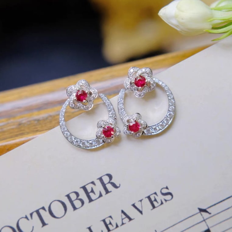 14k Gold 0.72 Ctw Natural Ruby & Diamond Earrings: Ref:230967132 // gold content:14k gold // main gemstone:ruby // shape:round // carat weight:0. 30ct // color:red // treatment:natural // cut grade:g // // adjacent gemstone 2 : diamond // shape:round