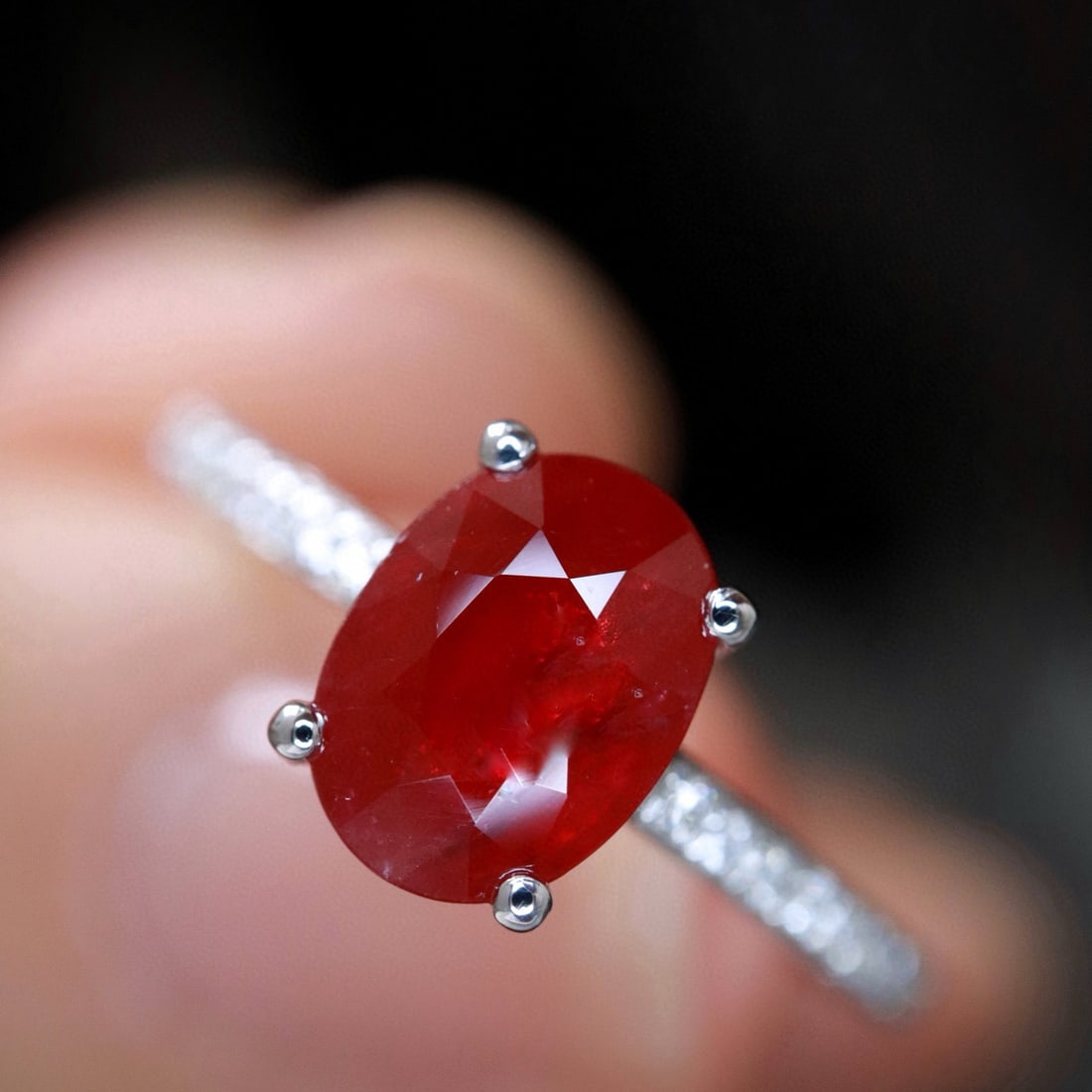 14k Gold 1.22 Ctw Natural Ruby & Diamond Ring: Ref:230967172 // gold content:14k gold // ring size:7. 25us // // main gemstone:ruby // shape:oval // carat weight:1. 13ct // color:pigeonblood red // treatment:natural // // adjacent gemstone 2 :