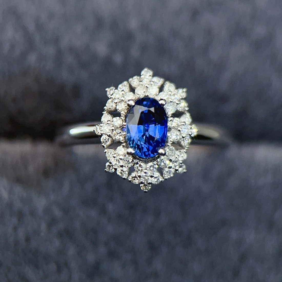 14k Gold 1.14 Ctw Natural Sapphire & Diamond Ring: Ref:230967155 // gold content:14k gold // ring size:7. 25us // // main gemstone:sapphire // shape:oval // carat weight:0. 85ct // color:blue // treatment:natural // // adjacent gemstone 2 : diamond