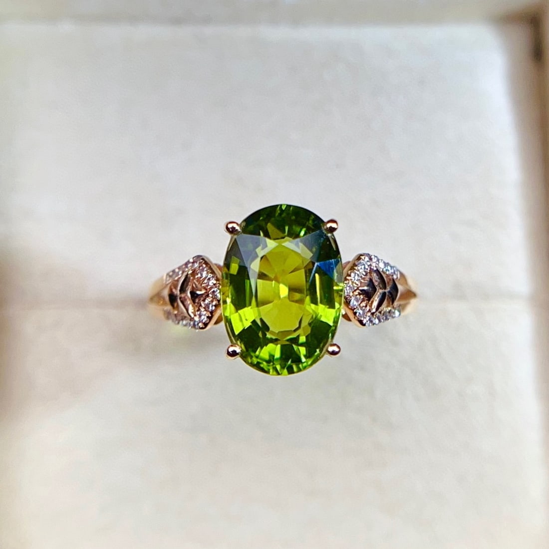 14k Gold 2.79 Ct Natural Tourmaline & Diamond Ring: Ref:230967148 // gold content:14k gold // ring size:7. 25us // // main gemstone:tourmaline // shape:oval // carat weight:2. 79ct // color:green // treatment:natural // // adjacent gemstone 2 :