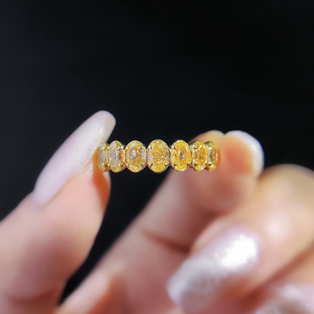 14k Gold 1.58 Ct Natural Yellow Diamond Ring: Ref:230967169 // gold content:14k gold // ring size:7. 25us // // main gemstone:yellow diamond // shape:oval // carat weight:1. 58ct // color:yellow // treatment:natural // Low Estimate: 5500