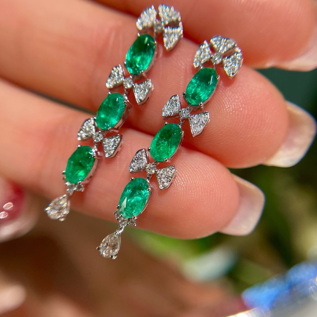 14k Gold 1.3 Ct Vivid Green Natural Emerald & Diamond Earrings - 7