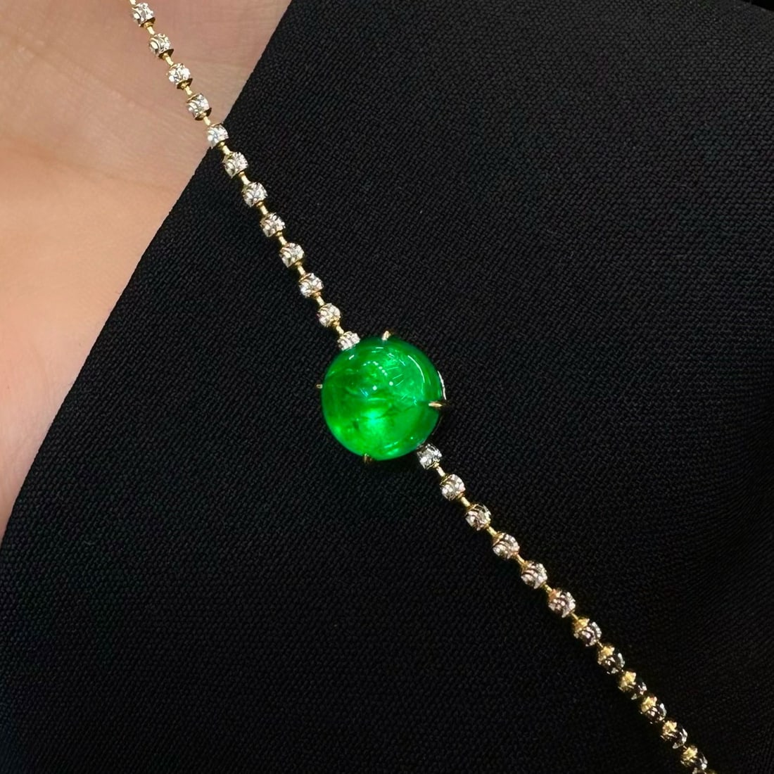 14k Gold 1.88 Ct Vivid Green Natural Emerald Bracelet: Ref:230967166 // gold content:14k gold // main gemstone:emerald // shape:round // carat weight:1. 88ct // color:vivid green // treatment:natural // cut grade:g // Condition: New Low Estimate: 4000