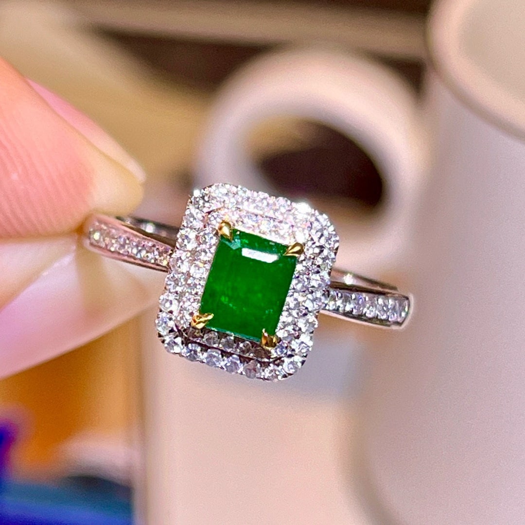 14k Gold 0.98 Ctw Vivid Green Natural Emerald & Diamond Ring: Ref:230967173 // gold content:14k gold // ring size:7. 25us // // main gemstone:emerald // shape:octagonal // carat weight:0. 70ct // color:vivid green // treatment:natural // // adjacent gemstone 2