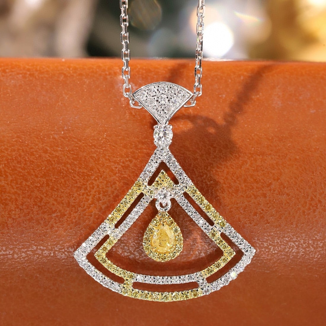 14k Gold 0.56 Ct Natural Color Diamond Necklace: Ref:230967201 // gold content:14k gold // main gemstone:diamond // shape:multiply // carat weight:0. 56ct // clarity grade:vs-si // color:color // treatment:natural // High Estimate: 4300 Condition: