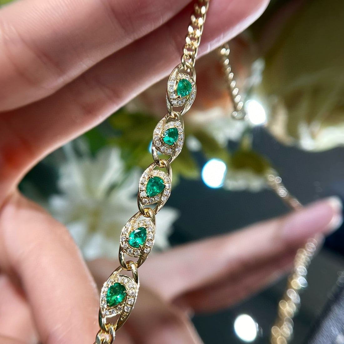 14k Gold 0.63 Ct Natural Emerald & Diamond Bracelet - 3