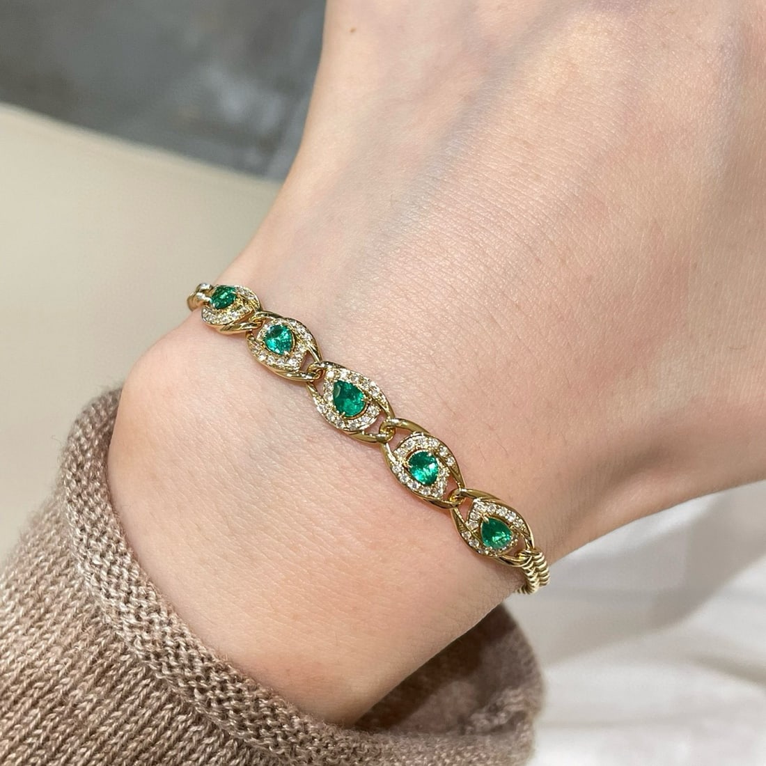 14k Gold 0.63 Ct Natural Emerald & Diamond Bracelet - 4