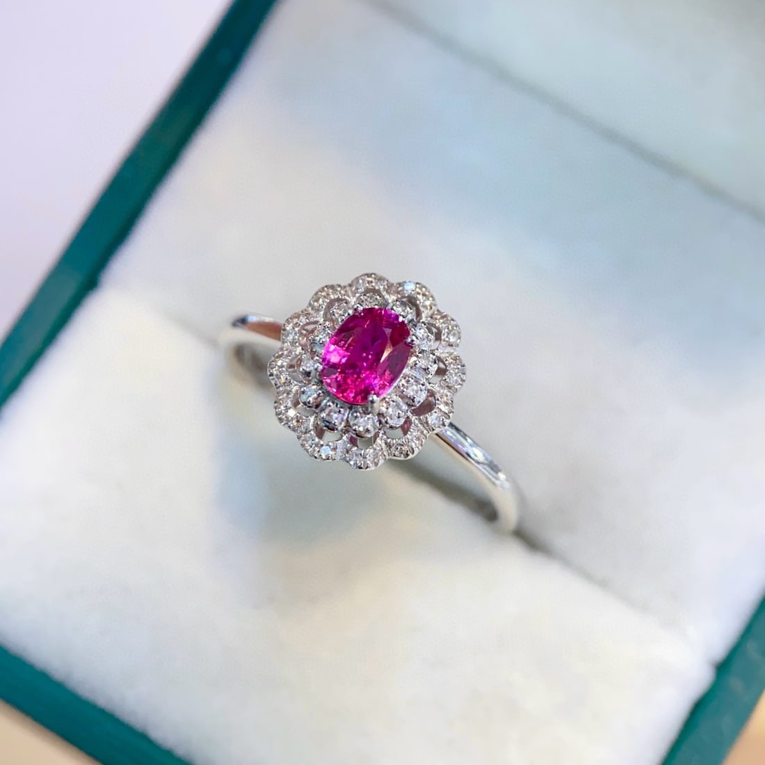 14k Gold 0.55 Ct Natural Ruby & Diamond Ring: Ref:230967205 // gold content:14k gold // ring size:7. 25us // // main gemstone:ruby // shape:oval // carat weight:0. 55ct // color:red // treatment:natural // // adjacent gemstone 2 : diamond //