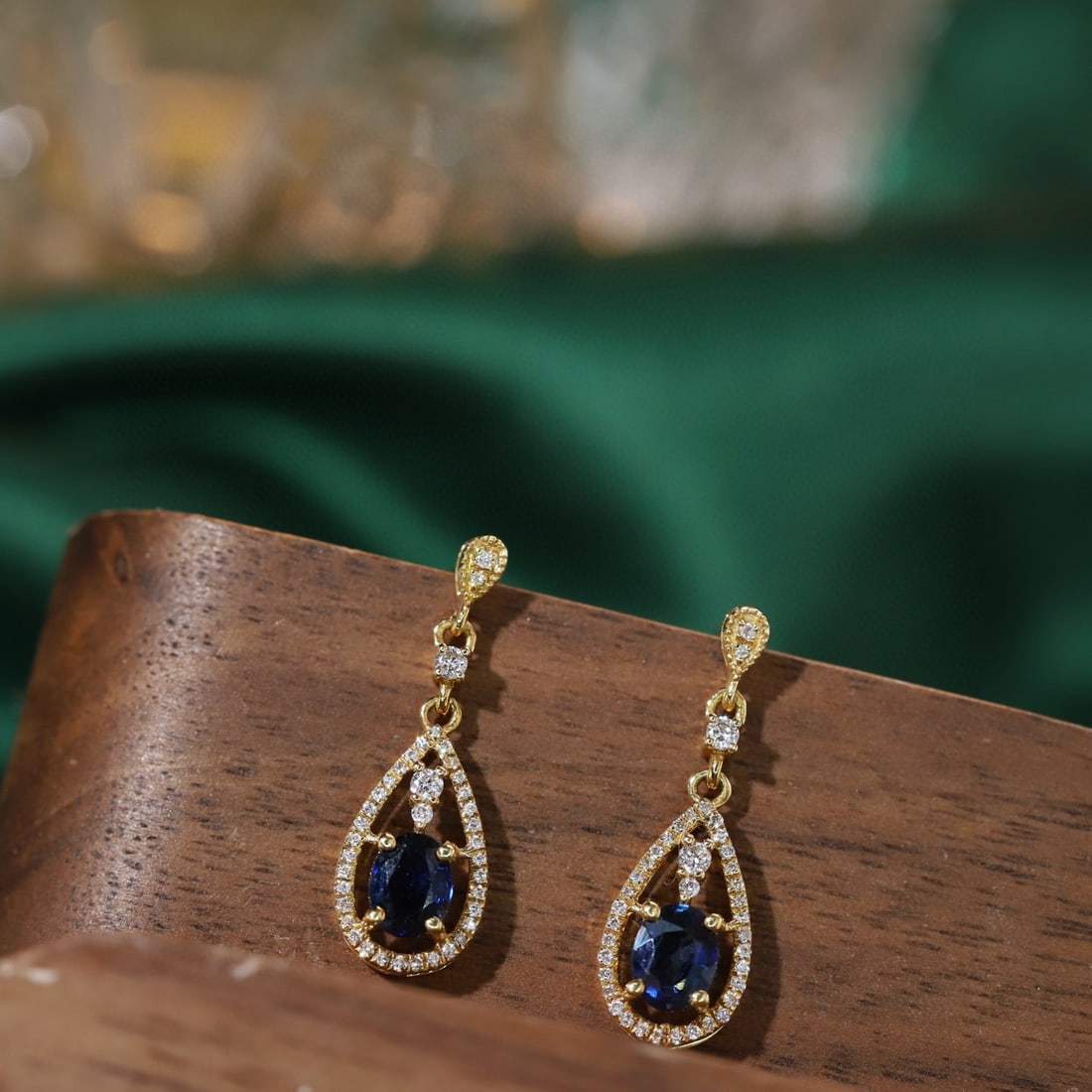 14k Gold 0.70 Ctw Natural Sapphire & Diamond Earrings - 5