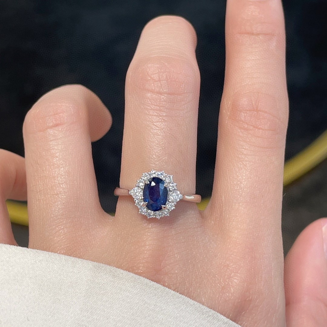 14k Gold 1.5 Ct Natural Sapphire & Diamond Ring - 4