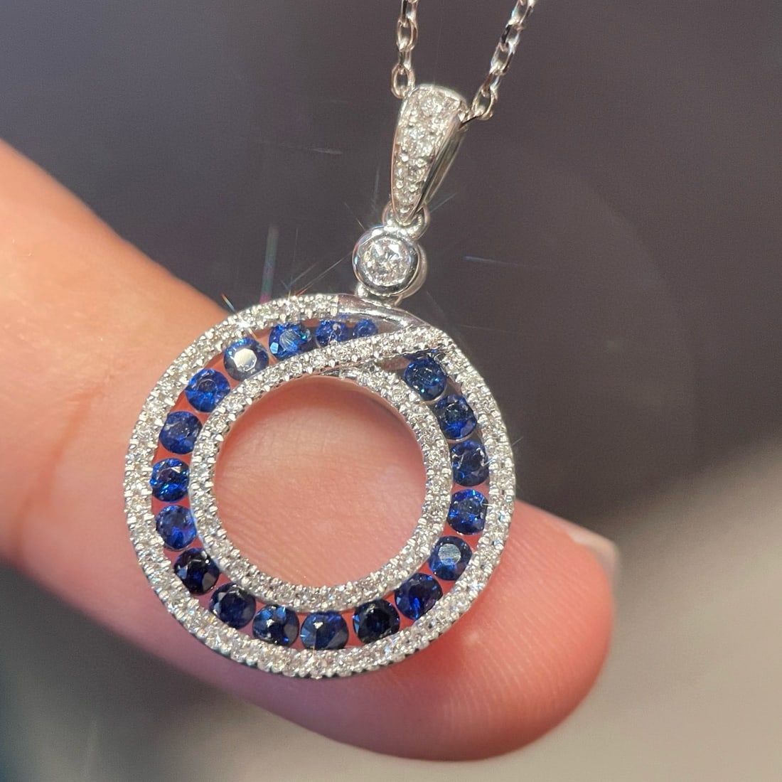 14k Gold 0.5 Ct Natural Sapphire & Diamond Pendant( Without Chain ): Ref:230967228 // gold content:14k gold // main gemstone:sapphire // shape:round // carat weight:0. 5ct // color:blue // treatment:natural // cut grade:g // // adjacent gemstone 2 : diamond //