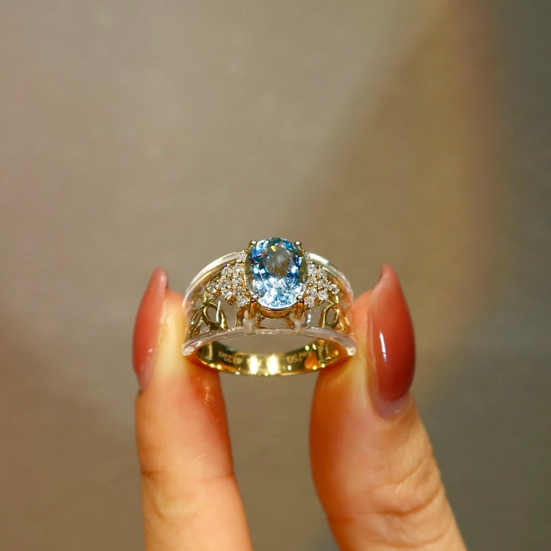 14k Gold 1.5 Ct Natural Aquamarine & Diamond Ring - 9