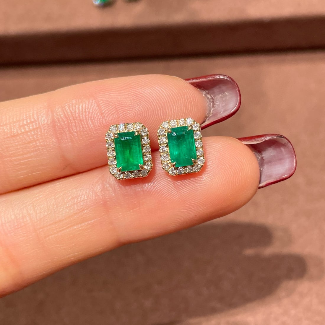 14k Gold 1.2 Ct Natural Emerald & Diamond Earrings - 5