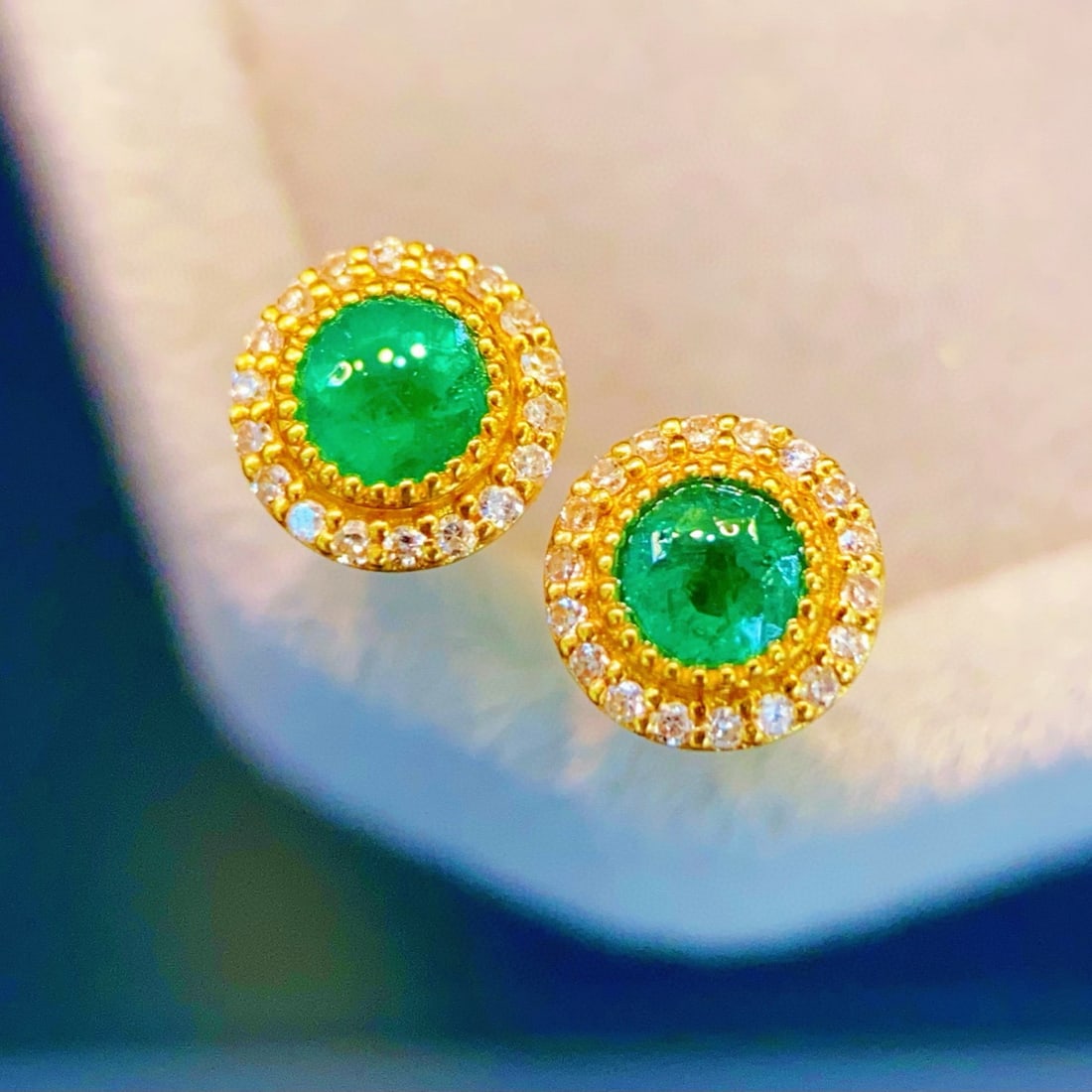 14k Gold 0.35 Ct Vivid Green Natural Emerald & Diamond Earrings - 2