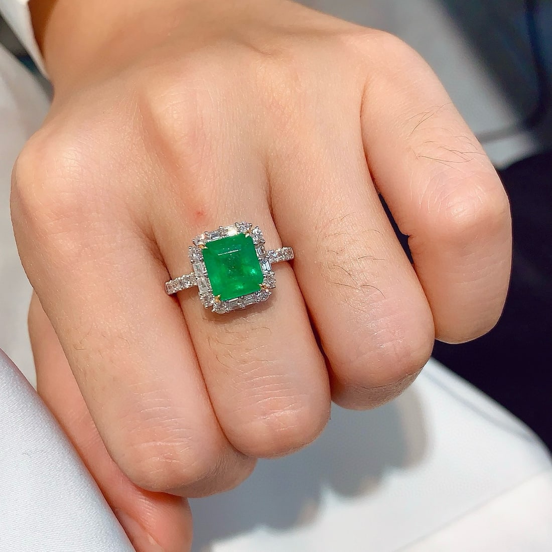 14k Gold 3.09 Ctw Vivid Green Natural Emerald & Diamond Ring - 6