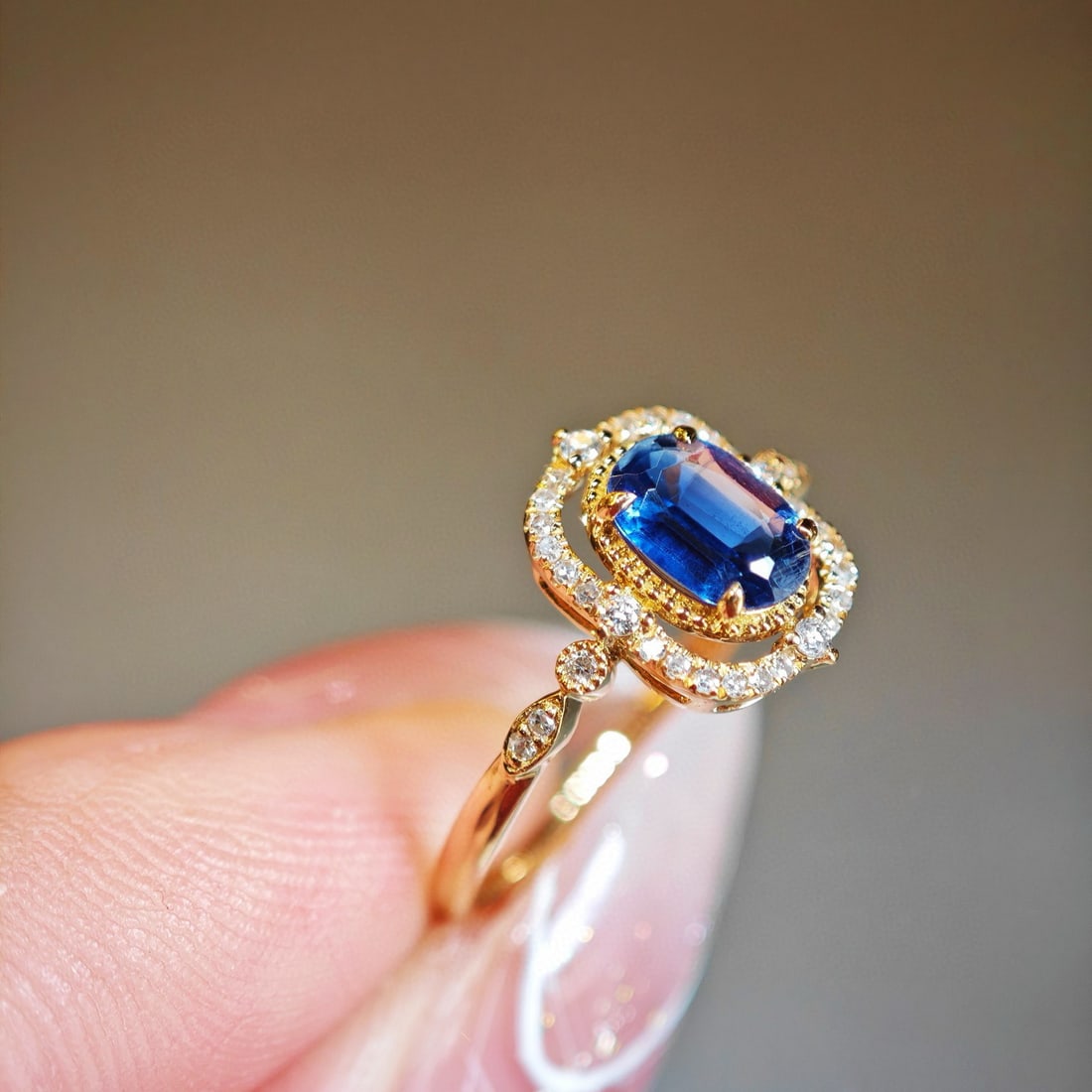 14k Gold 0.9 Ct Natural Sapphire & Diamond Ring: Ref:230967255 // gold content:14k gold // ring size:7. 25us // // main gemstone:sapphire // shape:oval // carat weight:0. 9ct // color:royal blue // treatment:natural // // adjacent gemstone 2 :