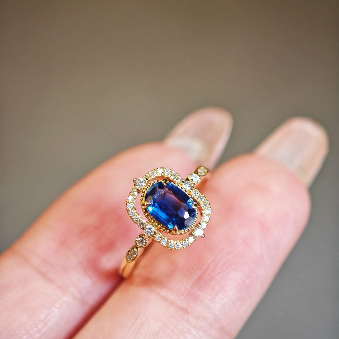 14k Gold 0.9 Ct Natural Sapphire & Diamond Ring - 5