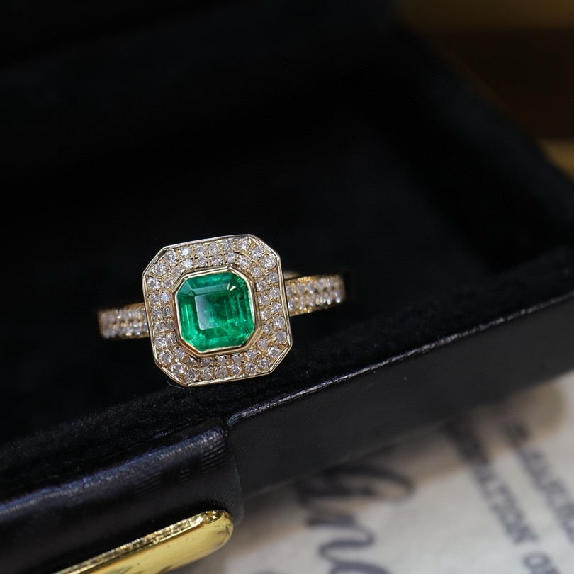 14k Gold 0.73 Ctw Vivid Green Natural Emerald & Diamond Ring: Ref:230968060 // gold content:14k gold // ring size:7. 25us // // main gemstone:emerald // shape:octagonal // carat weight:0. 5ct // color:vivid green // treatment:natural // // adjacent gemstone 2 :