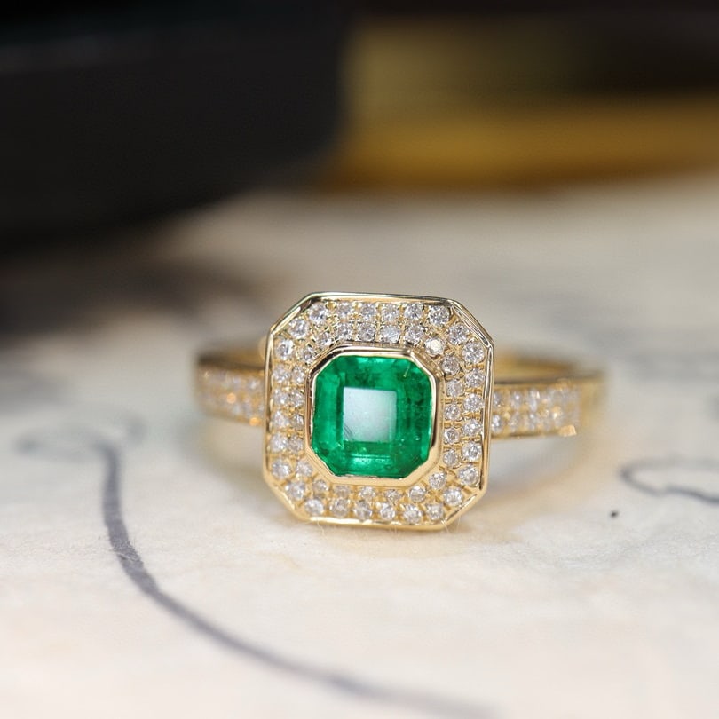14k Gold 0.73 Ctw Vivid Green Natural Emerald & Diamond Ring - 2