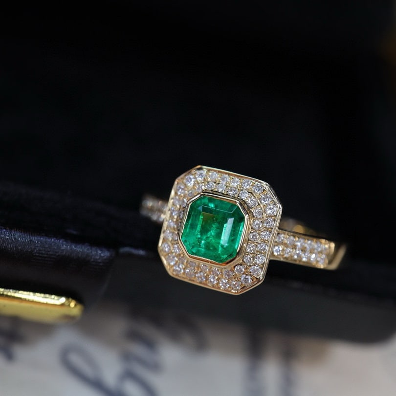 14k Gold 0.73 Ctw Vivid Green Natural Emerald & Diamond Ring - 3