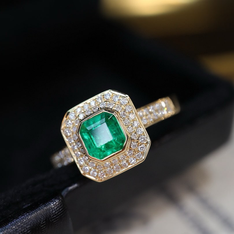 14k Gold 0.73 Ctw Vivid Green Natural Emerald & Diamond Ring - 5