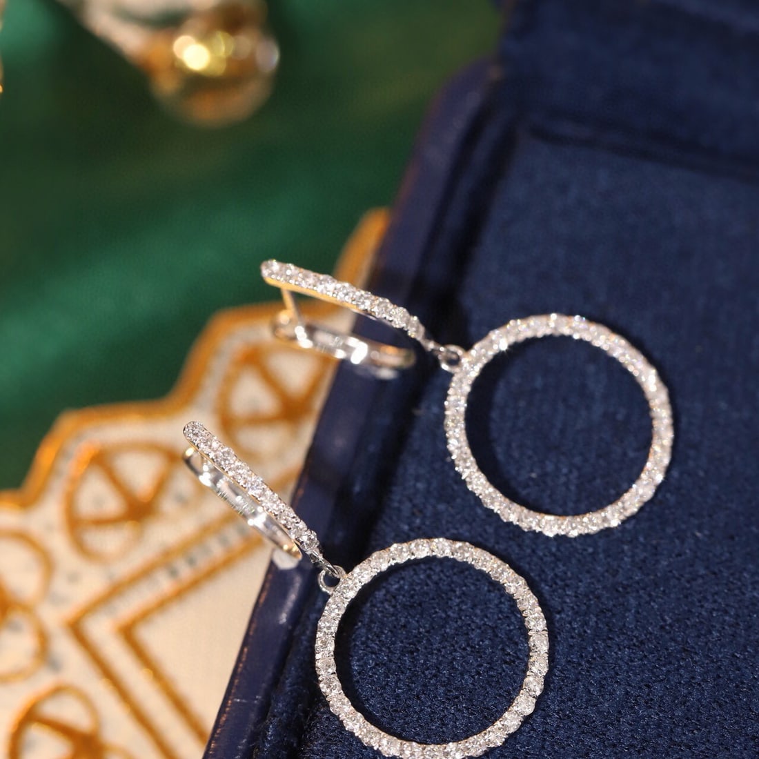 14k Gold 0.6 Ct Natural H Diamond Earrings: Ref:230967259 // gold content:14k gold // main gemstone:diamond // shape:round // carat weight:0. 6ct // clarity grade:vs-si // color:h // treatment:natural // cut grade:g // Low Estimate: 2600