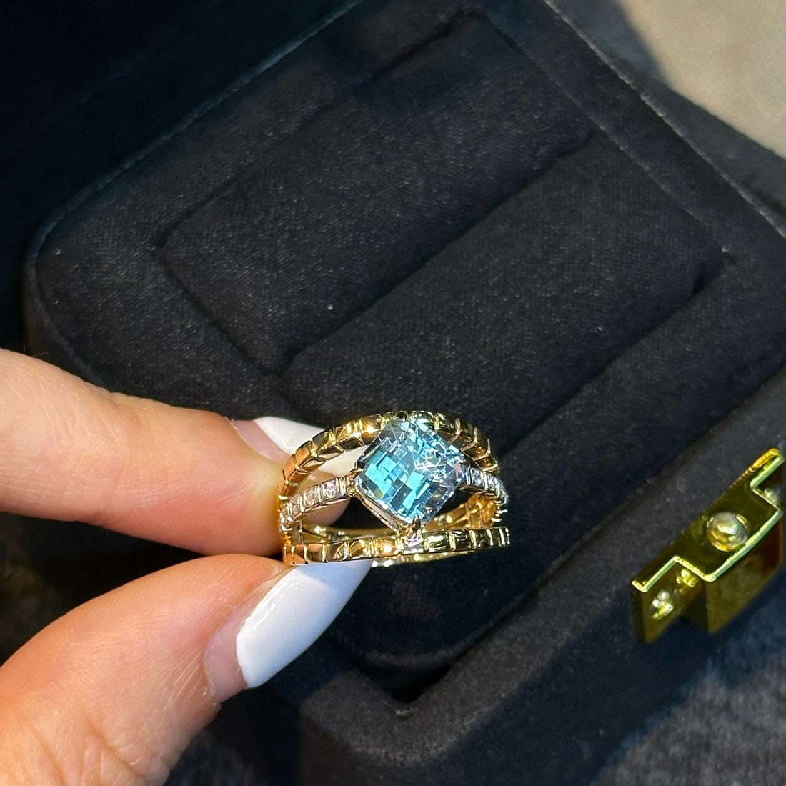 14k Gold 2.35 Ct Natural Aquamarine & Diamond Ring - 3