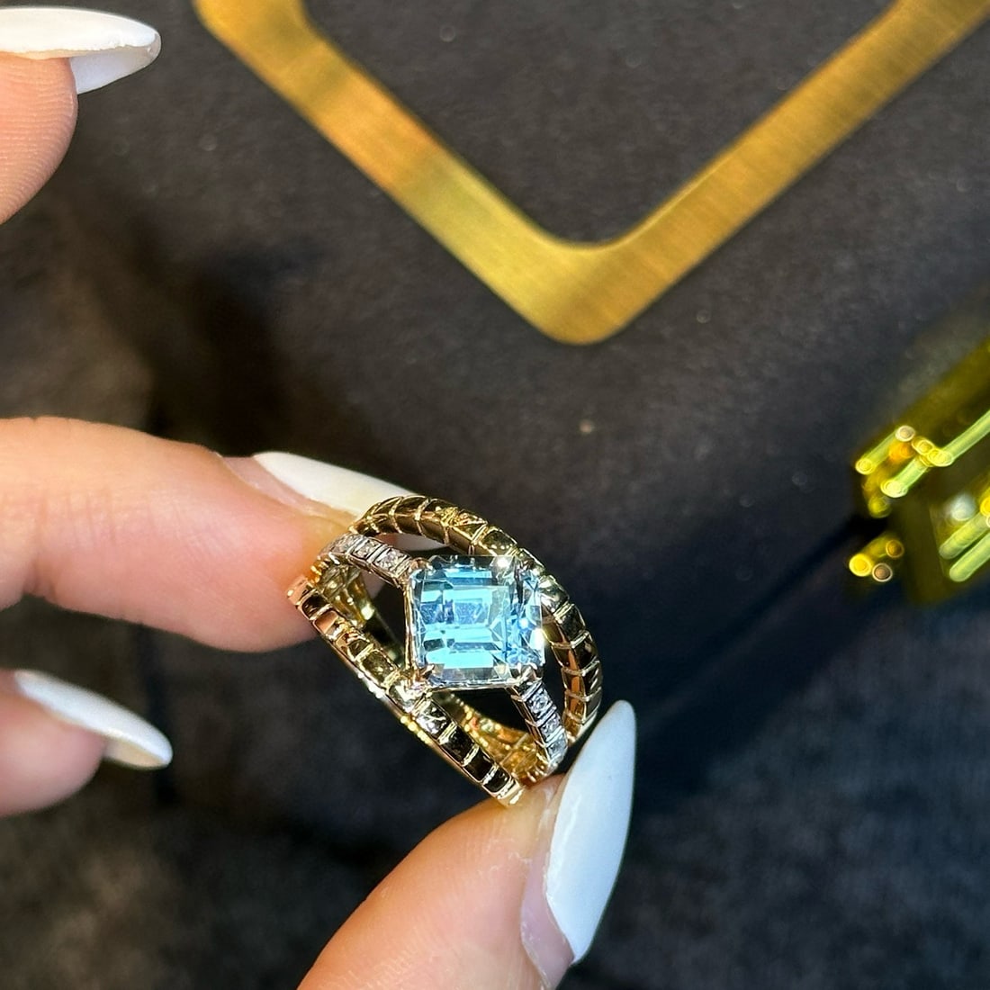 14k Gold 2.35 Ct Natural Aquamarine & Diamond Ring - 4