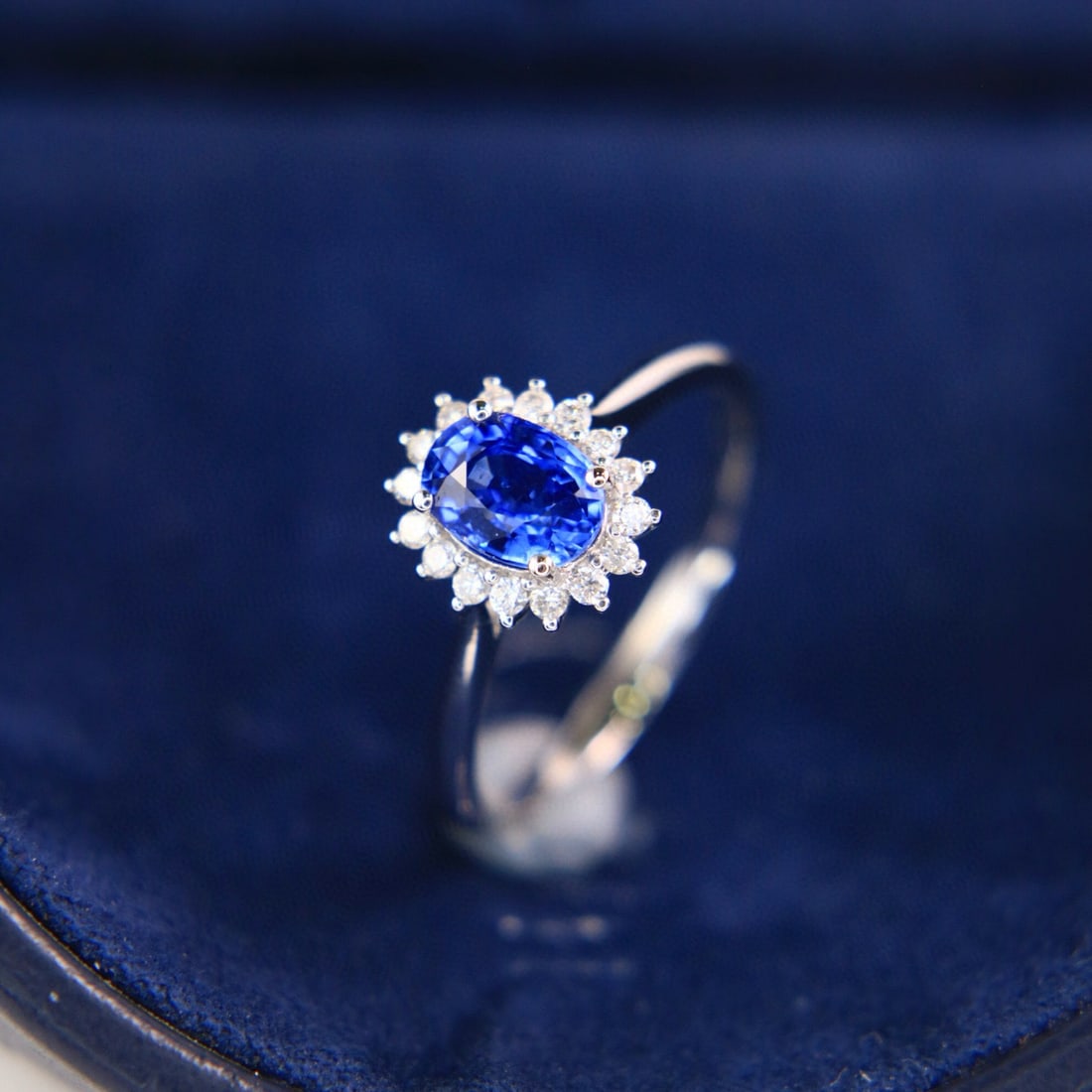 14k Gold 1.14 Ctw Natural Sapphire & Diamond Ring: Ref:230968080 // gold content:14k gold // ring size:7. 25us // // main gemstone:sapphire // shape:oval // carat weight:1. 0ct // color:blue // treatment:natural // // adjacent gemstone 2 : diamond //
