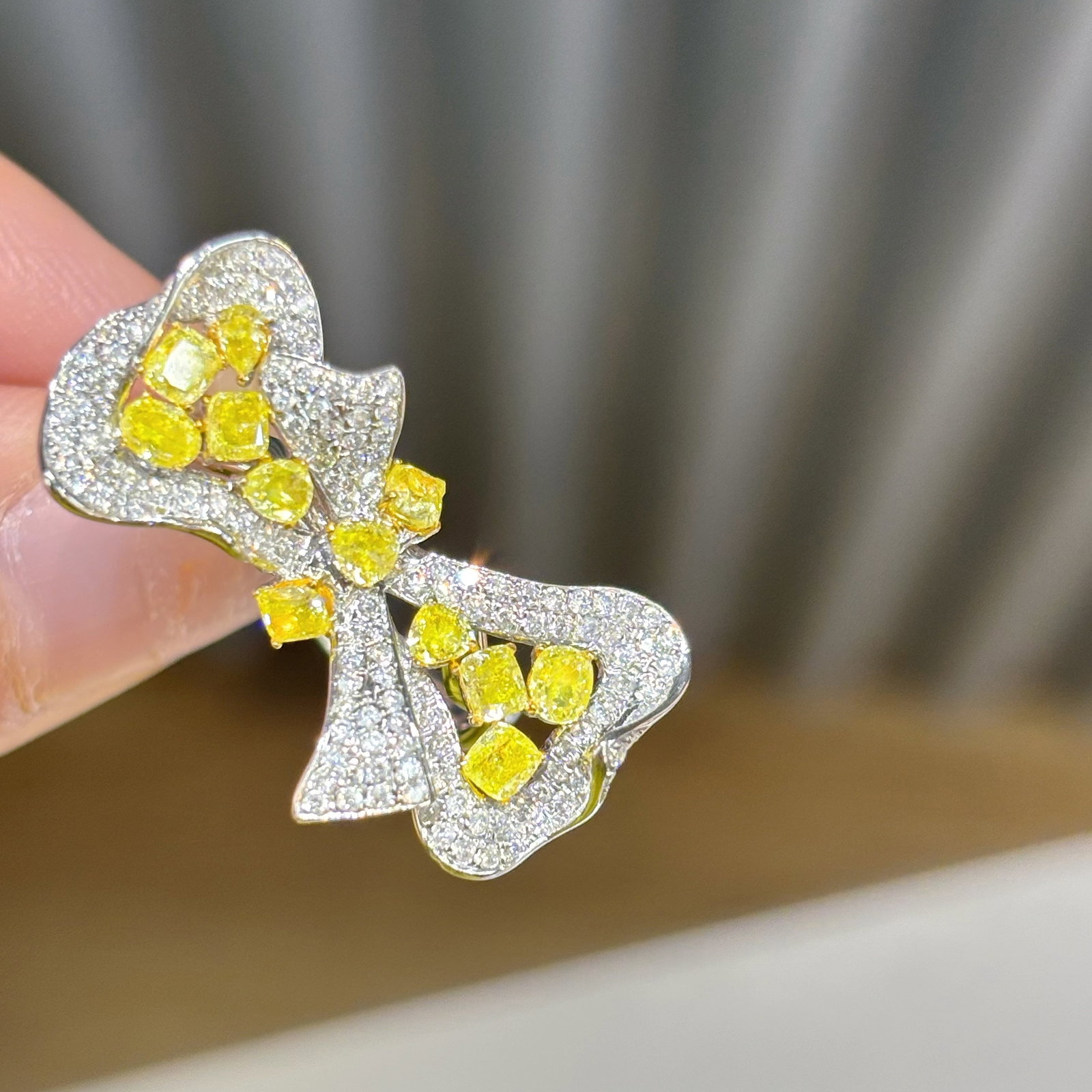 14k Gold 1.9 Ctw Natural Yellow Diamond & Diamond Ring: Ref:230968072 // gold content:14k gold // ring size:7. 25us // // main gemstone:yellow diamond // shape:multiply // carat weight:1. 2ct // color:yellow // treatment:natural // // adjacent gemstone 2