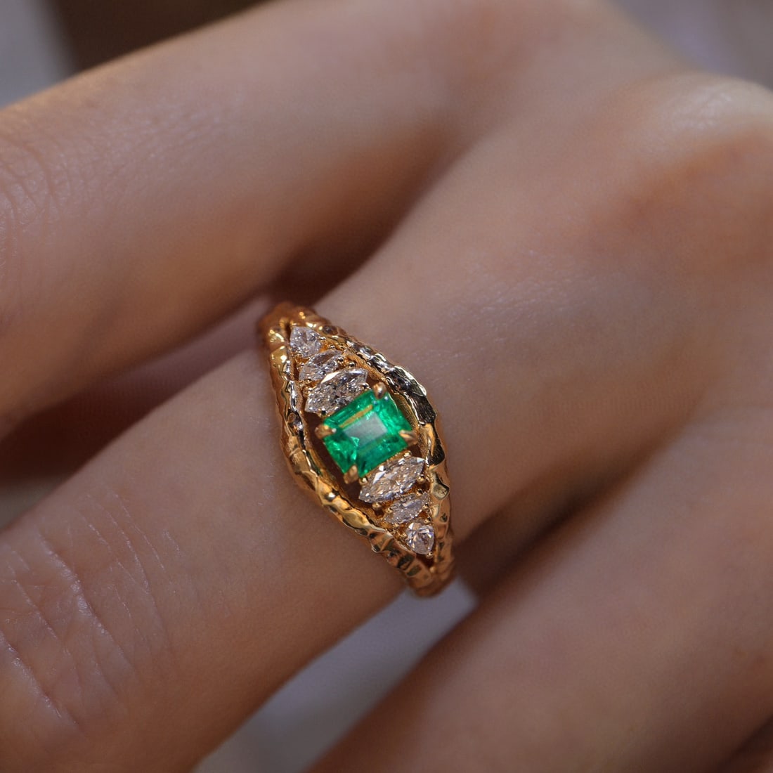 14k Gold 0.59 Ctw Vivid Green Natural Emerald & Diamond Ring - 3