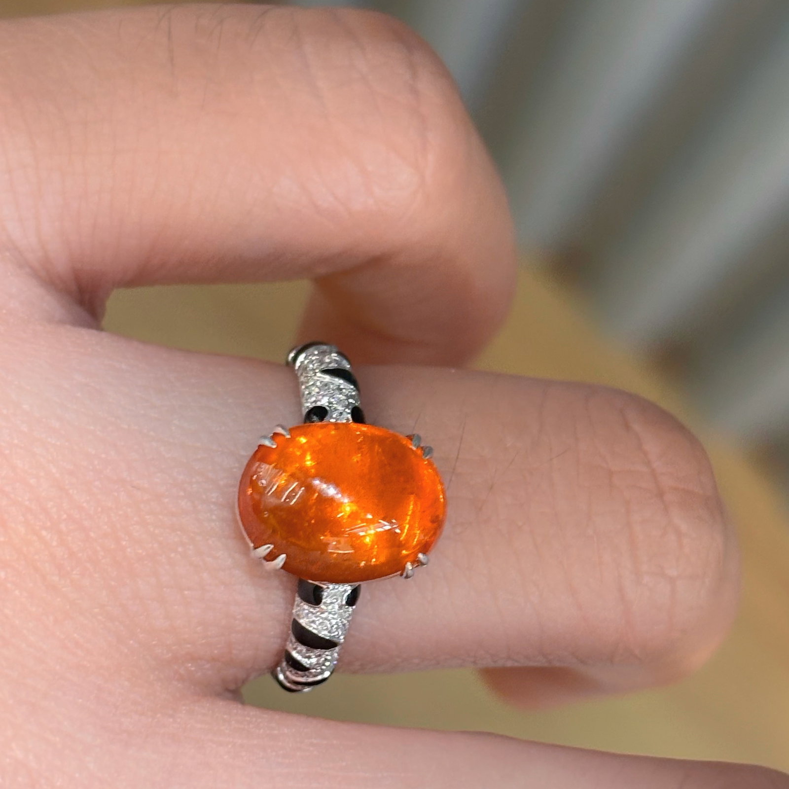 14k Gold 5 Ct Natural Spessartine & Diamond Ring: Ref:230968074 // gold content:14k gold // ring size:7. 25us // // main gemstone:spessartine // shape:oval // carat weight:5ct // color:orange // treatment:natural // // adjacent gemstone 2 : diamond