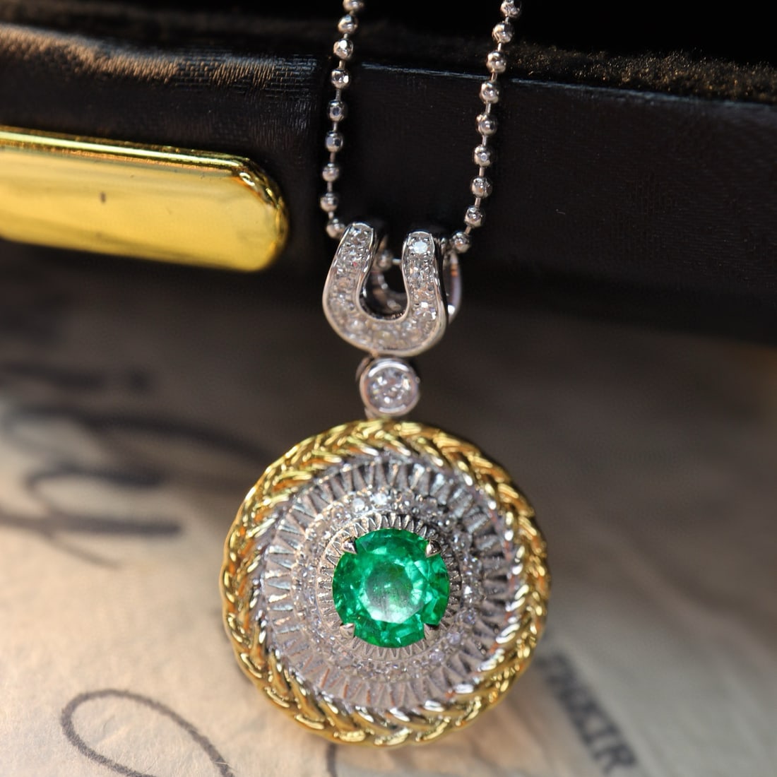 14k Gold 0.72 Ctw Vivid Green Natural Emerald & Diamond Pendant( Without Chain ): Ref:230968123 // gold content:14k gold // main gemstone:emerald // shape:round // carat weight:0. 52ct // color:vivid green // treatment:natural // cut grade:g // // adjacent gemstone 2 : diamond //
