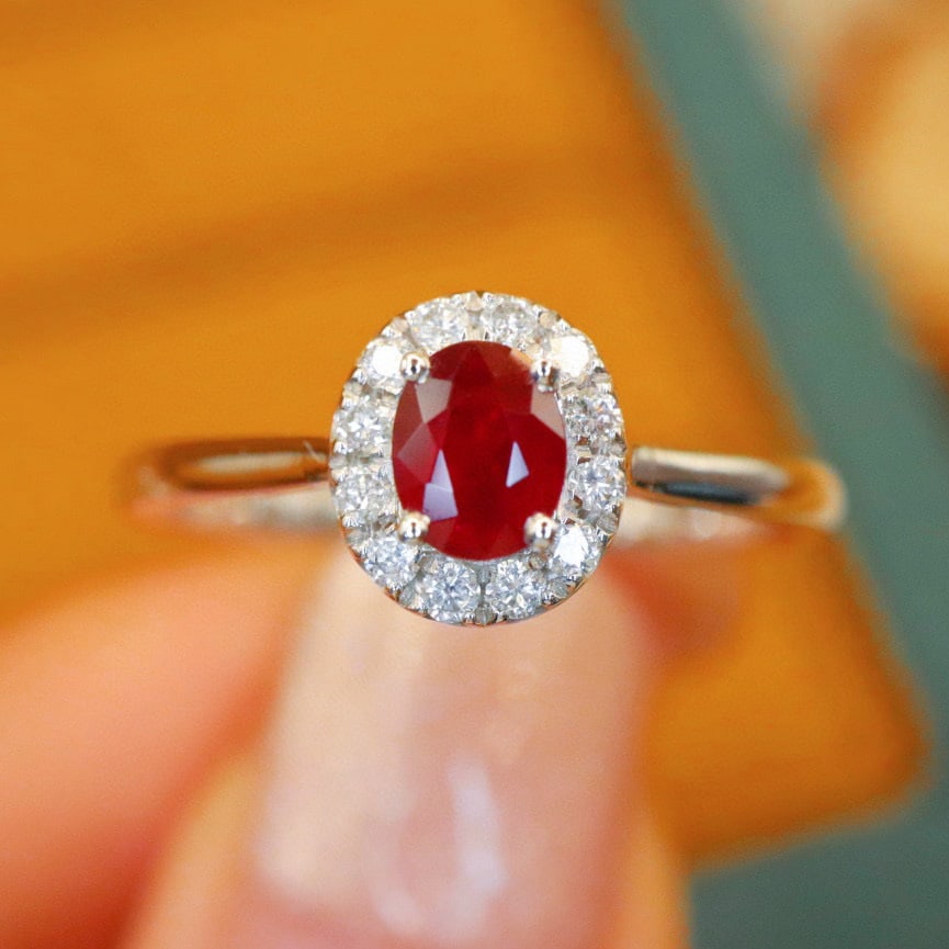 14k Gold 0.57 Ctw Natural Ruby & Diamond Ring: Ref:230968088 // gold content:14k gold // ring size:7. 25us // // main gemstone:ruby // shape:oval // carat weight:0. 45ct // color:pigeonblood red // treatment:natural // // adjacent gemstone 2 :