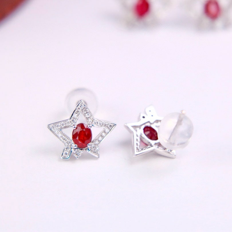 14k Gold 0.56 Ctw Natural Ruby & Diamond Earrings: Ref:230968116 // gold content:14k gold // main gemstone:ruby // shape:oval // carat weight:0. 45ct // color:pigeonblood red // treatment:natural // // adjacent gemstone 2 : diamond // shape:round //