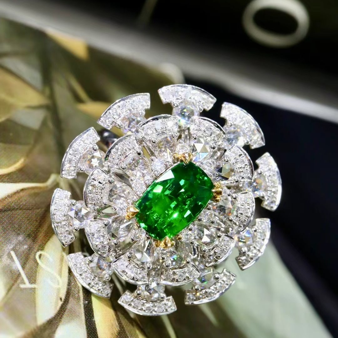 14k Gold 2.12 Ctw Vivid Green Natural Emerald & Diamond Ring: Ref:230968186 // gold content:14k gold // ring size:7. 25us // // main gemstone:emerald // shape:cushion // carat weight:1. 33ct // color:vivid green // treatment:natural // // adjacent gemstone 2 :