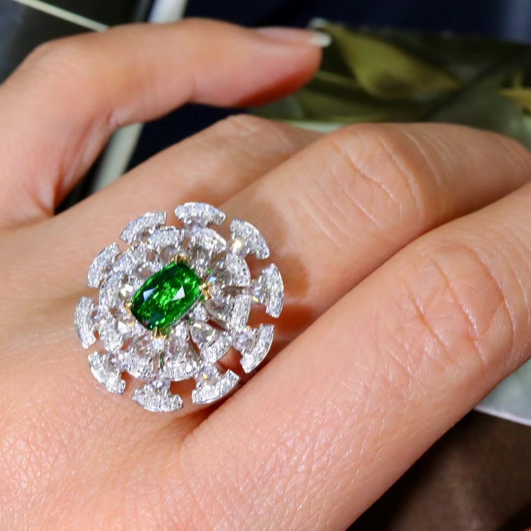 14k Gold 2.12 Ctw Vivid Green Natural Emerald & Diamond Ring - 2