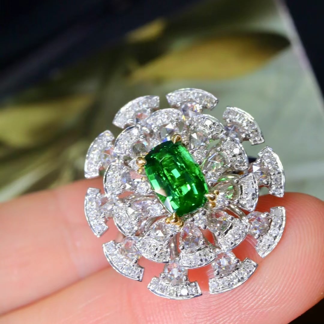 14k Gold 2.12 Ctw Vivid Green Natural Emerald & Diamond Ring - 3