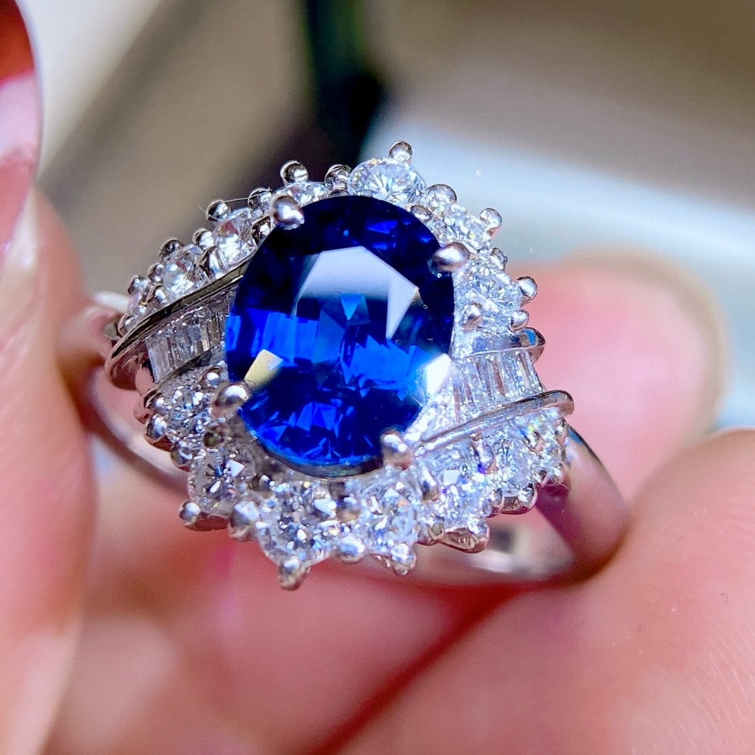 14k Gold 2.32 Ctw Natural Sapphire & Diamond Ring: Ref:230968158 // gold content:14k gold // ring size:7. 25us // // main gemstone:sapphire // shape:oval // carat weight:1. 8ct // color:royal blue // treatment:natural // // adjacent gemstone 2 :