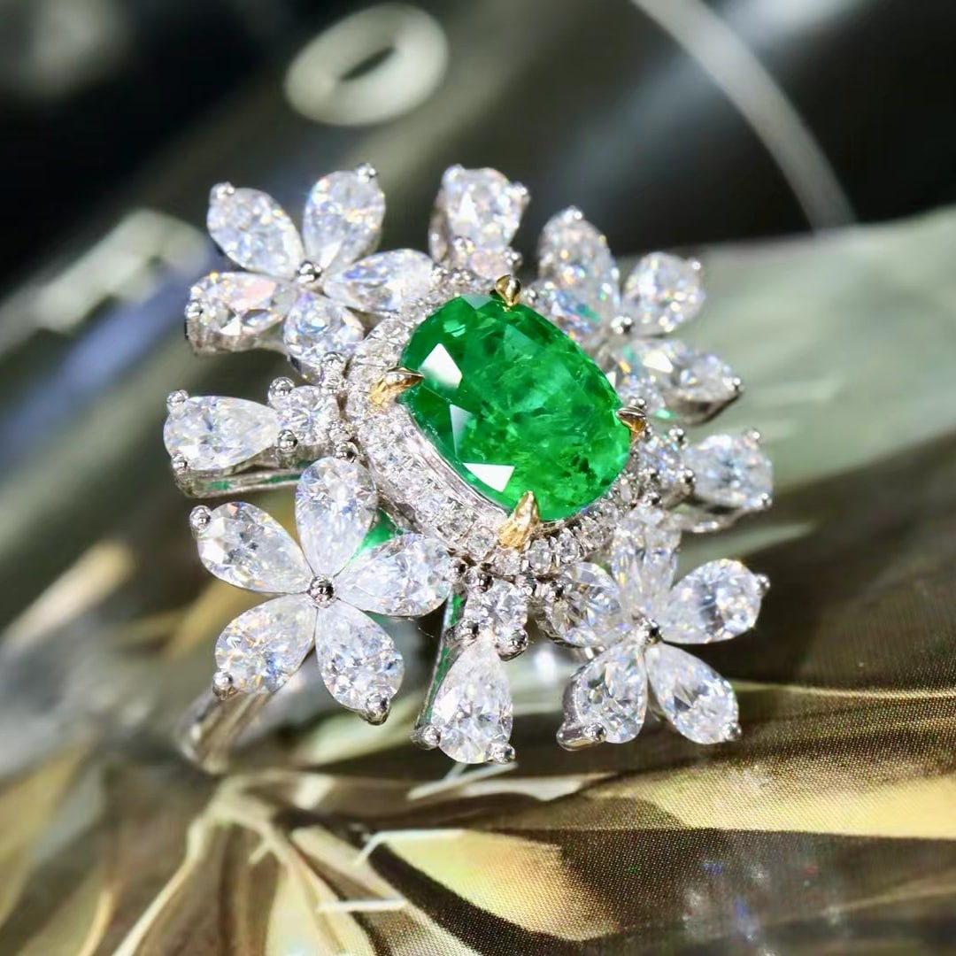 14k Gold 1.96 Ctw Vivid Green Natural Emerald & Diamond Ring - 3