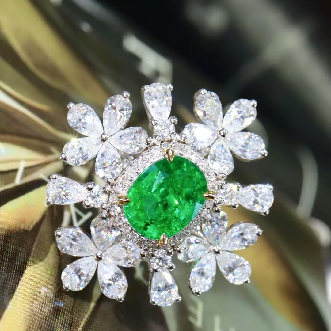 14k Gold 1.96 Ctw Vivid Green Natural Emerald & Diamond Ring - 5