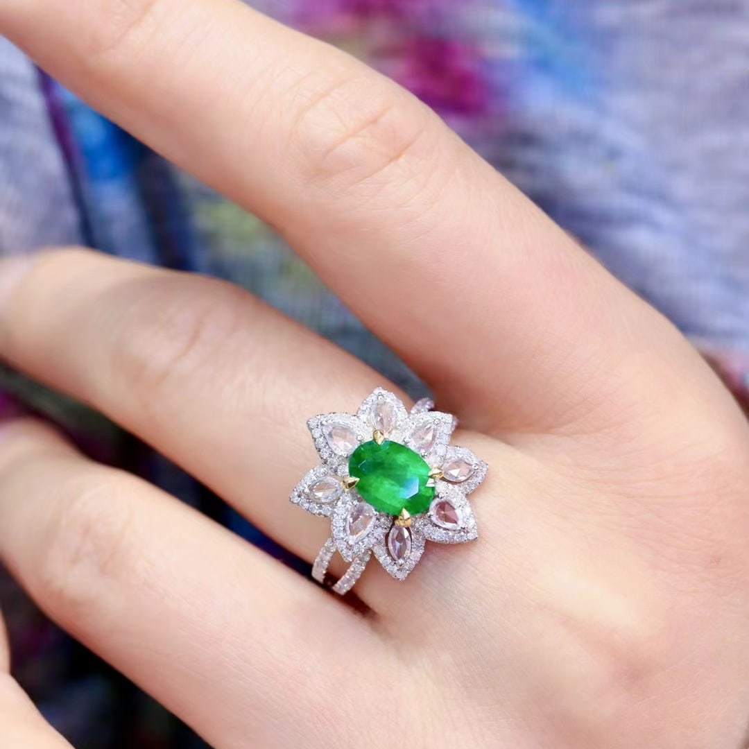 14k Gold 1.86 Ctw Vivid Green Natural Emerald & Diamond Ring - 2